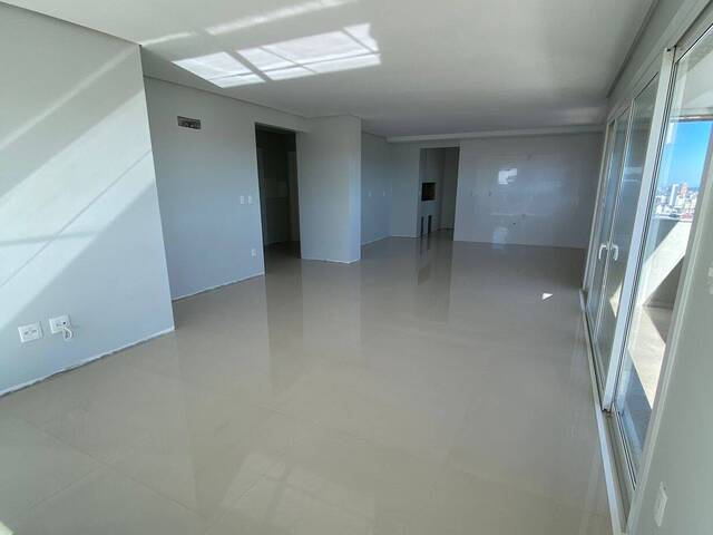 Apartamento para Venda em Caxias do Sul - 3