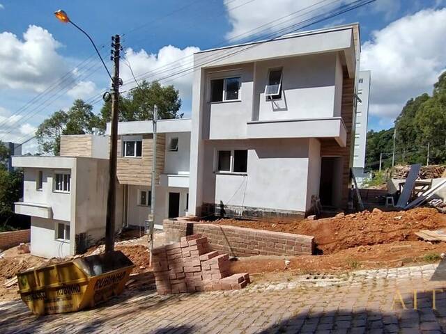 Sobrado para Venda em Caxias do Sul - 2